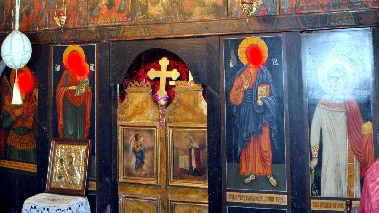 Срамота: Што су црвеном префарбана лица на фрескама у БГ-у?