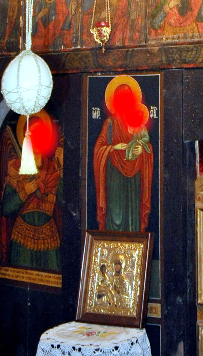 Срамота: Што су црвеном префарбана лица на фрескама у БГ-у?