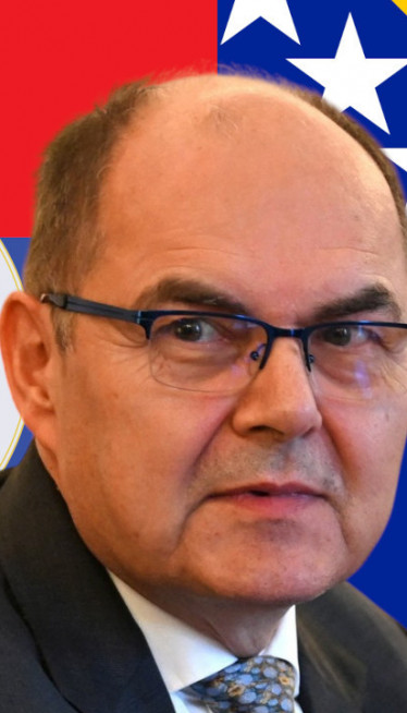 Zbogom nepriznatom visokom predstavniku: Šmit ide u penziju?