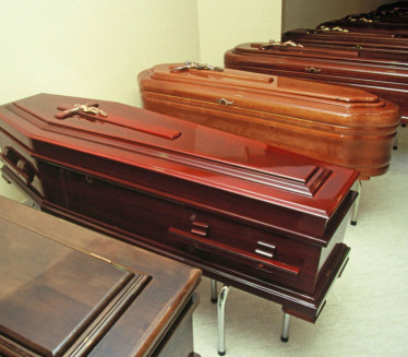 Сувласница погребног иде на дугу робију, оскрнавила 200 тела