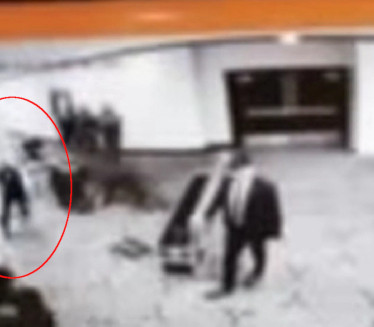 Трамп објавио снимак почетка напада,он и Меланија евакуисани