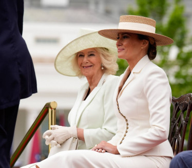 Камила причом о "мокрим задњицама" потпуно збунила Меланију