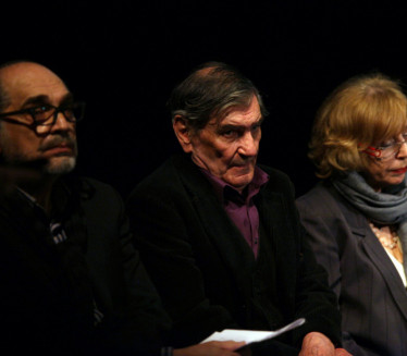 Гатара му прорекла судбину: На длан ставила конац, онда шок