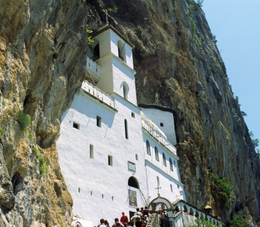 Koliko košta krštenje u manastiru Ostrog?