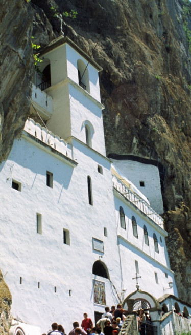 Koliko košta krštenje u manastiru Ostrog?