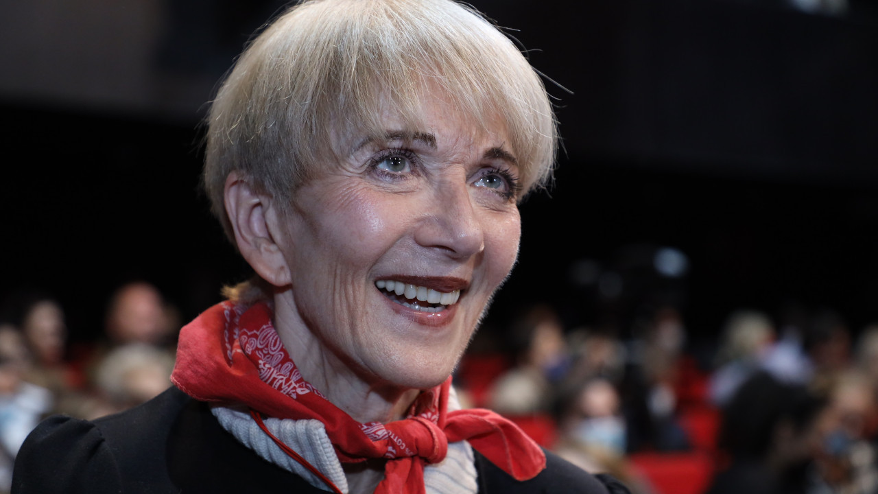 Изградила је каријеру као Локица, а ово јој је право име