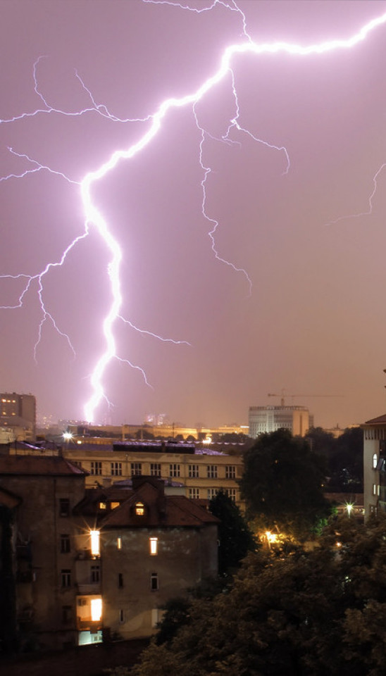 Stižu pljuskovi sa grmljavinom: Vreme danas promenljivo oblačno