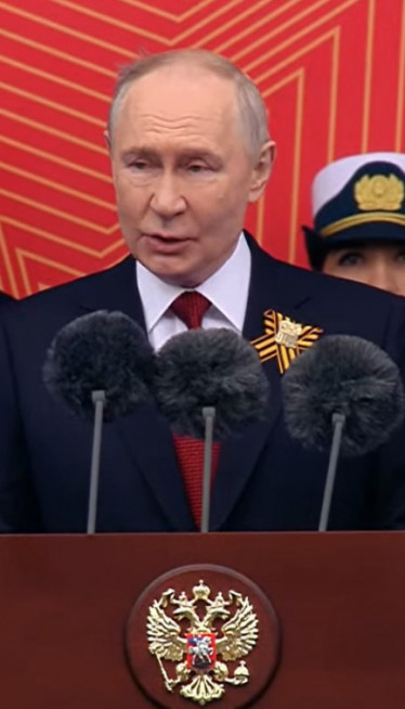 "Руски народ може све да издржи!" Путинов говор на паради