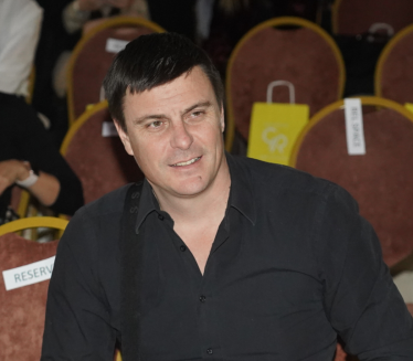 Ko je Vukov brat? Ozbiljan frajer, oženjen našom glumicom