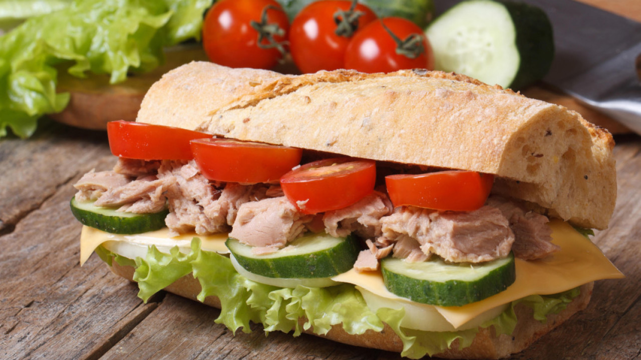 Gurmanski tuna sendvič: Jednostavni, a svakog nahrane