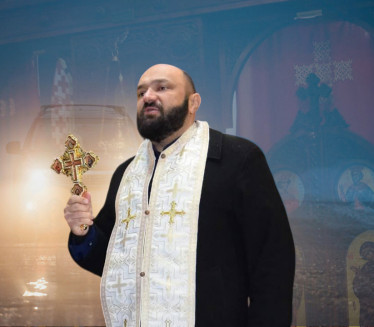 "Čestitam robe auta, kuće i svog izgleda! Lečite komplekse"