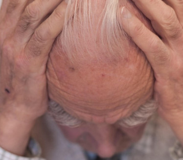 Žena umrla posle 60 leta braka, a onda je našao njenu poruku