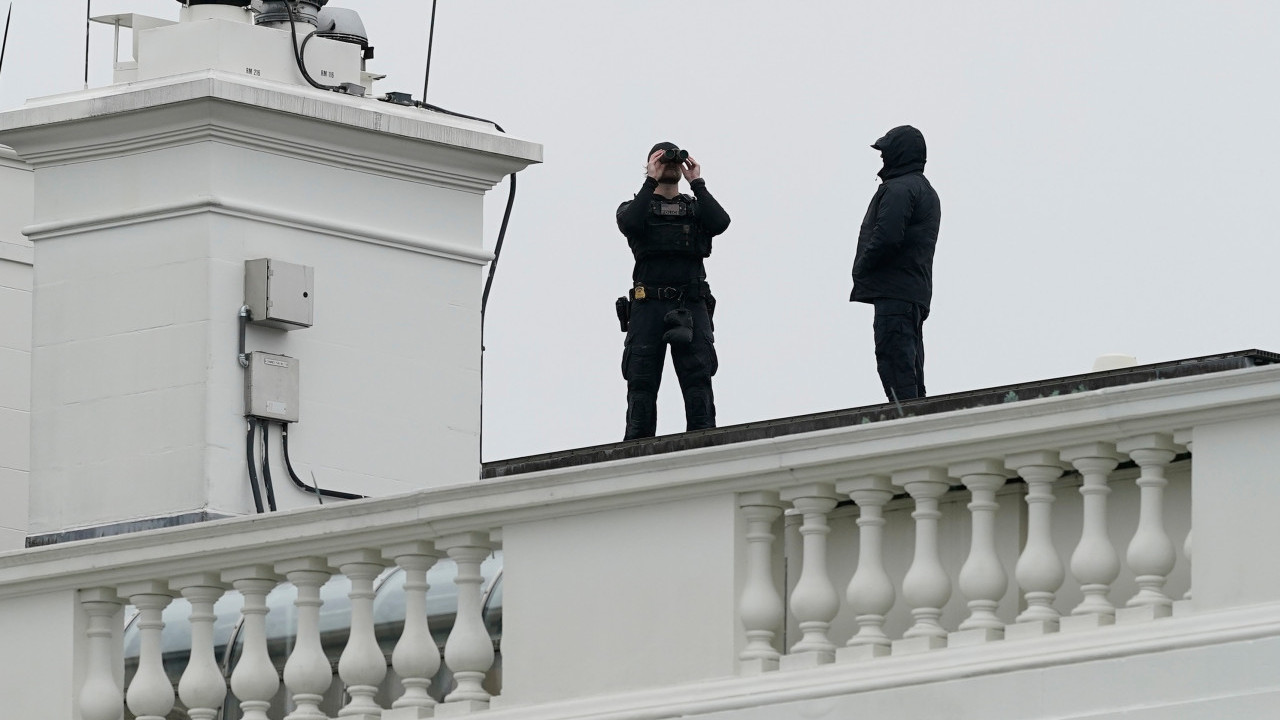 Pucnjava kod Bele kuće: Napadač (21) ubijen u razmeni vatre