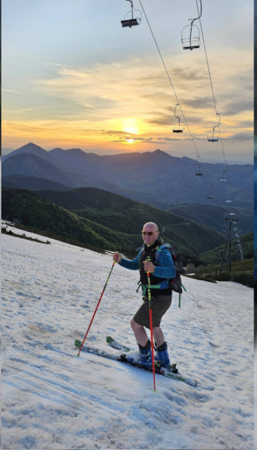 DA, I TO JE MOGUĆE Skija u Srbiji usred juna i to u šortsu