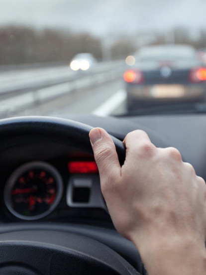 Kako najbrže rashladiti automobil koji je stajao na suncu?