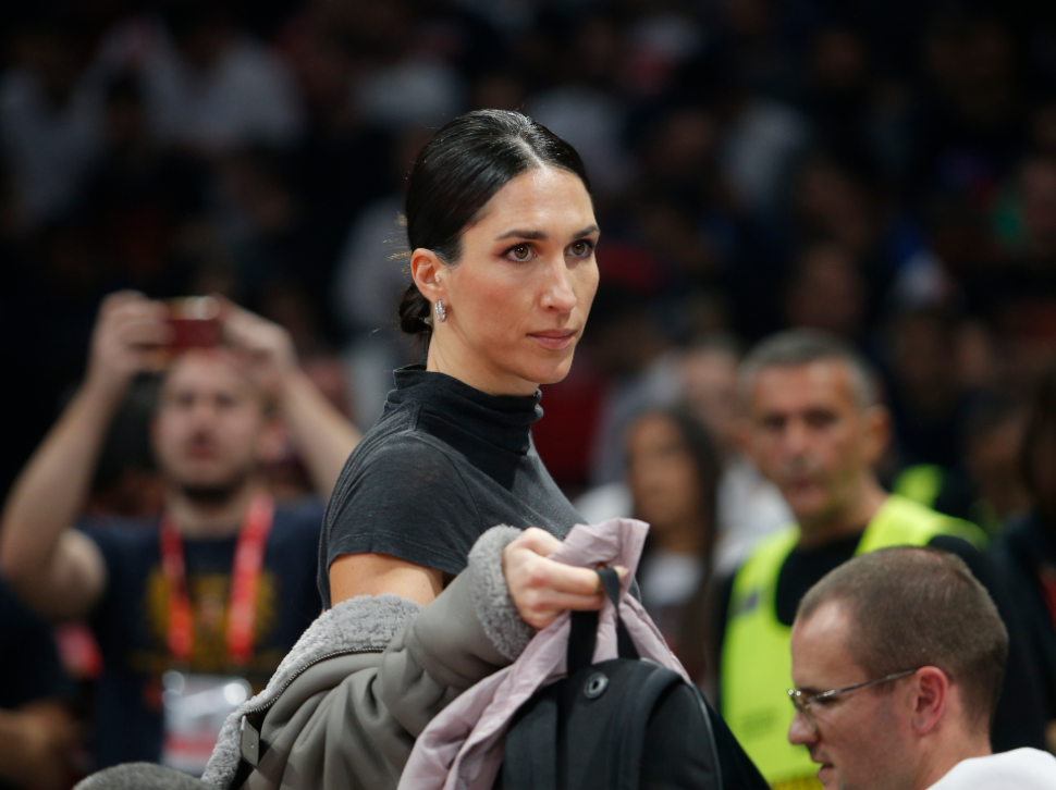 U jeku priča: Jelisaveta pobegla u Crnu Goru, evo sa kim je