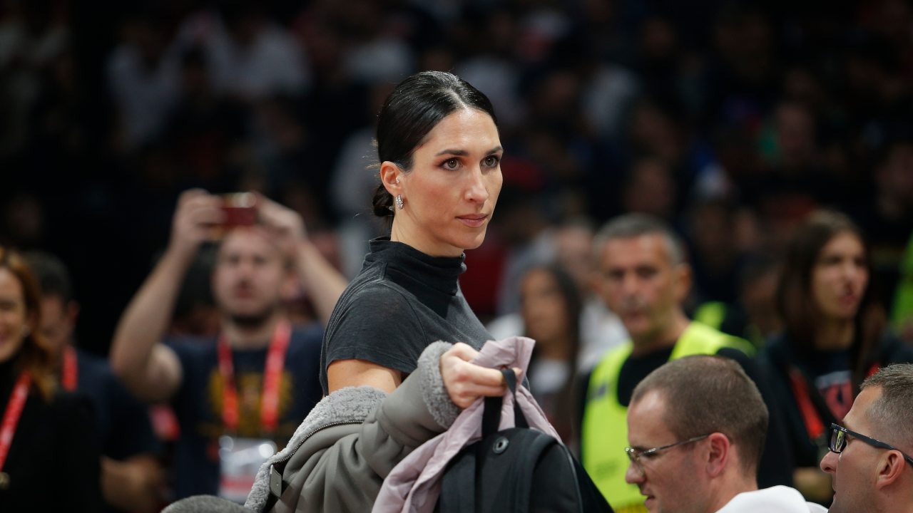 U jeku priča: Jelisaveta pobegla u Crnu Goru, evo sa kim je
