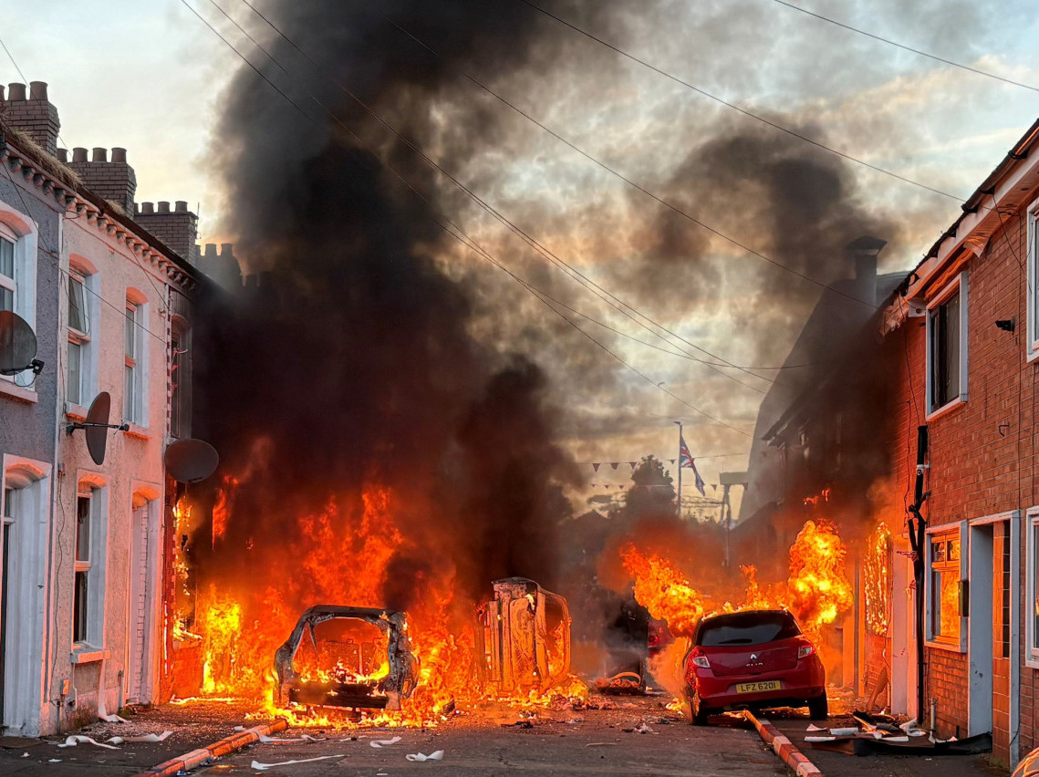 Migrant pokušao da odrubi glavu Britancu? Gori glavni grad