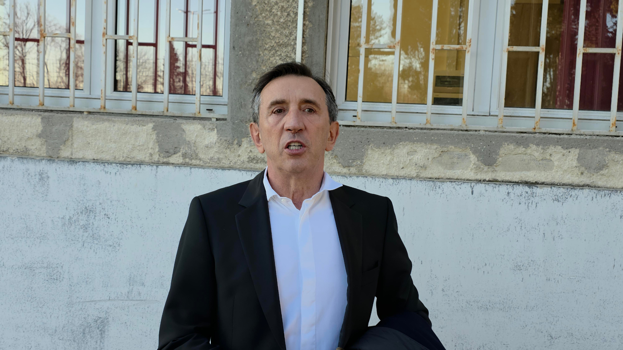 "I dalje ima poteškoće u govoru" Žika o posledicama moždanog
