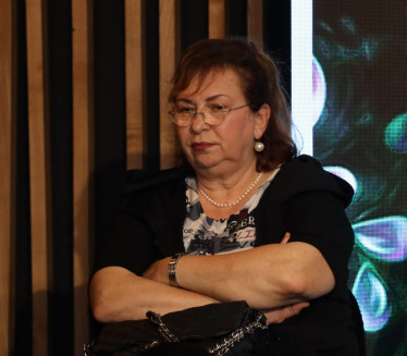 Našu glumicu udario muž, reakcija njene majke sve iznenadila