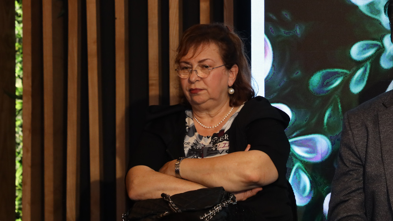 Нашу глумицу ударио муж, реакција њене мајке све изненадила