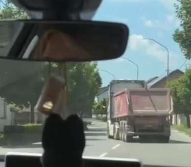 Jeziv snimak iz Hrvatske, devojke vikale: "Ne u autobus, ne"