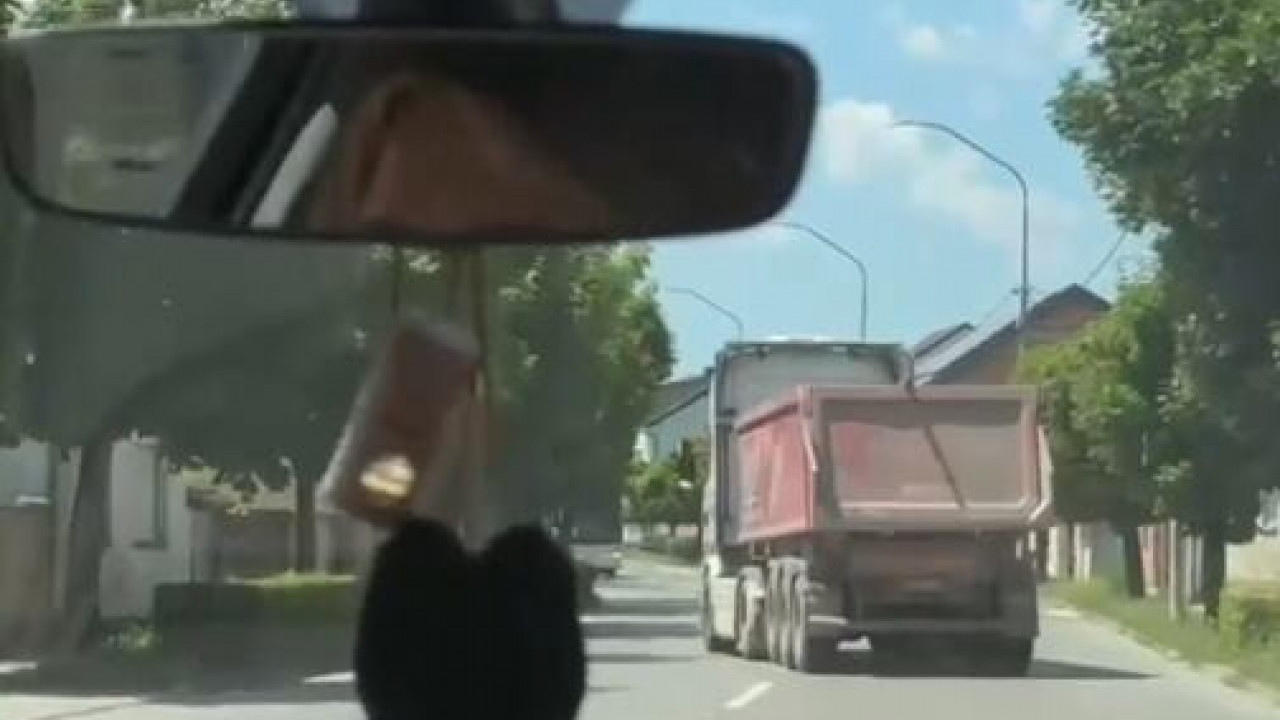 Jeziv snimak iz Hrvatske, devojke vikale: "Ne u autobus, ne"
