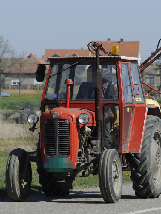 Udar na muku ratara: Ukrao traktor ispred kuće,stigla pravda
