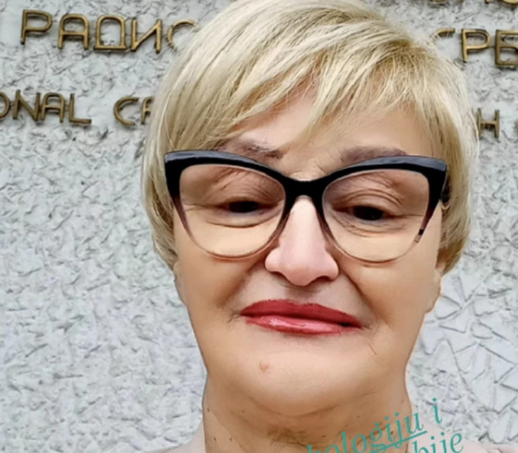 Naša poznata pevačica se slikala na onkologiji: "Kosa će da poraste, ali glavu treba sačuvati"