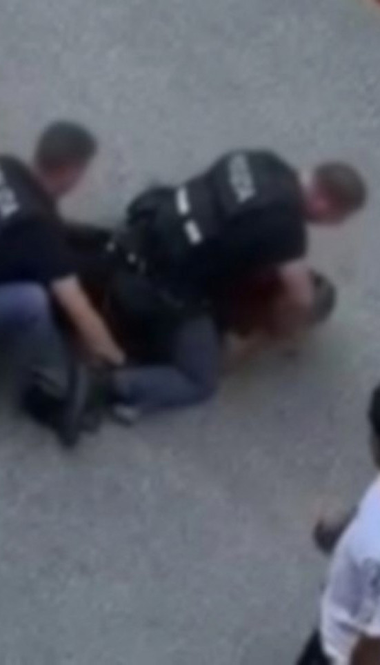 Marokanac umro tokom privođenja u Italiji: Narod besan VIDEO