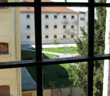 Pokušao dronom da unese pištolj sa 8 metaka u zatvor u Nišu
