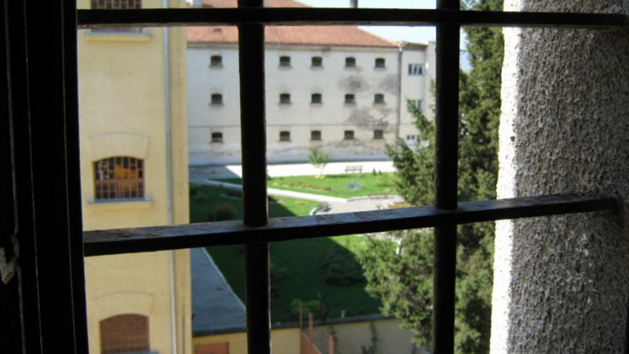 Pokušao dronom da unese pištolj sa 8 metaka u zatvor u Nišu