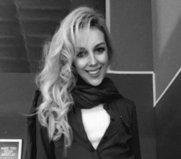 УБРЗО НА ХЕМОТЕРАПИЈИ Глумица сањала чудан сан,отишла лекару