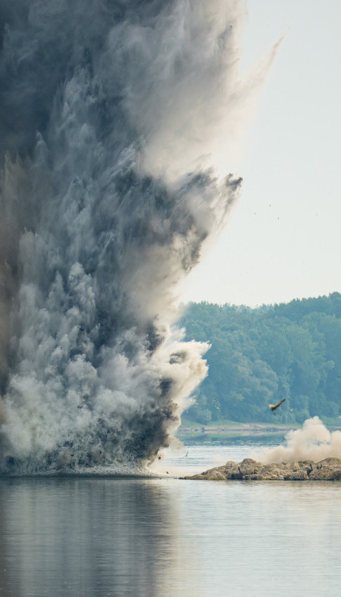 EKSPLOZIJA NA DUNAVU! Nizak vodostaj, umešala se vojska FOTO