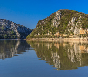 Neverovatno šta je snimljeno u Dunavu: LJudi u čudu