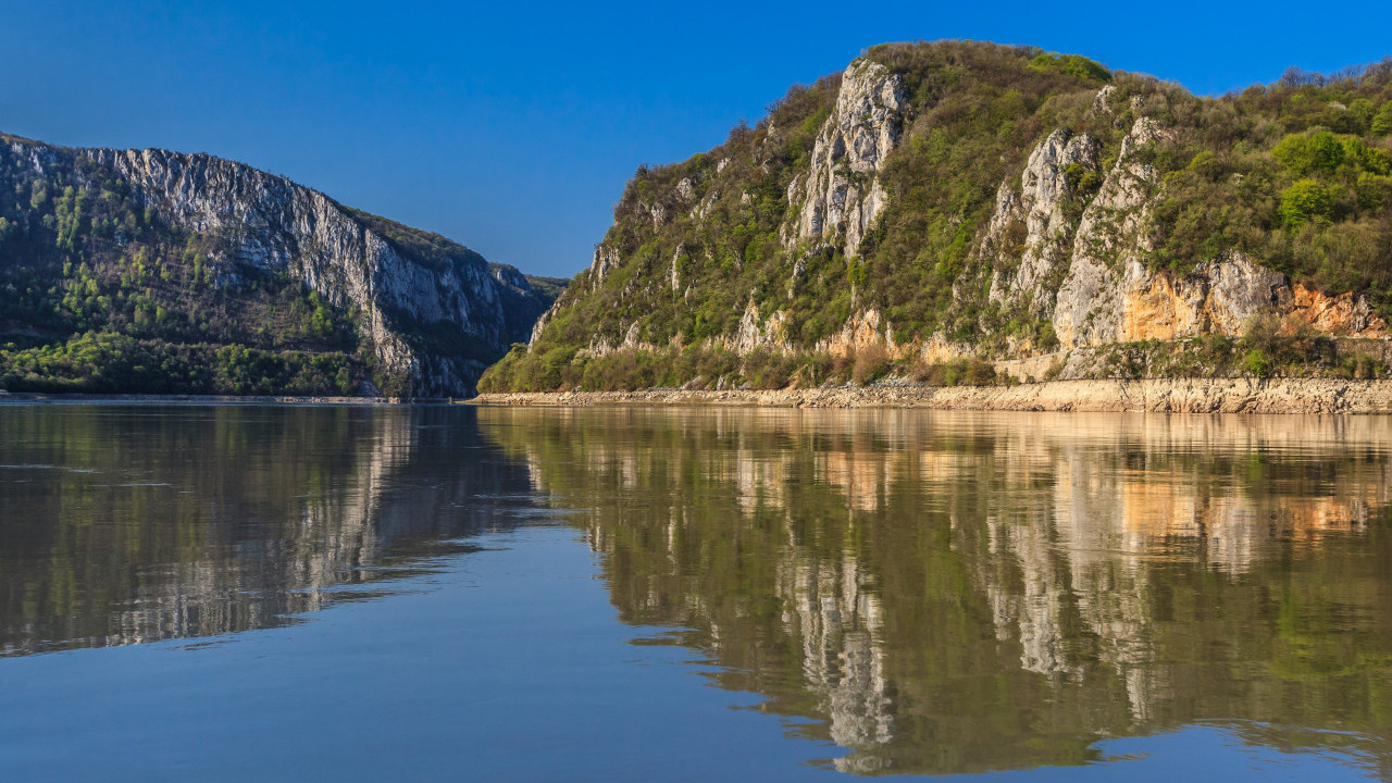 Neverovatno šta je snimljeno u Dunavu: LJudi u čudu