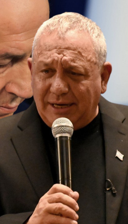 Ovo je čovek koji bi mogao da smeni Netanjahua (FOTO)