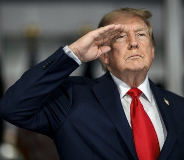 Трамп нациљао нову мету!Саветник звао у помоћ - креће напад?