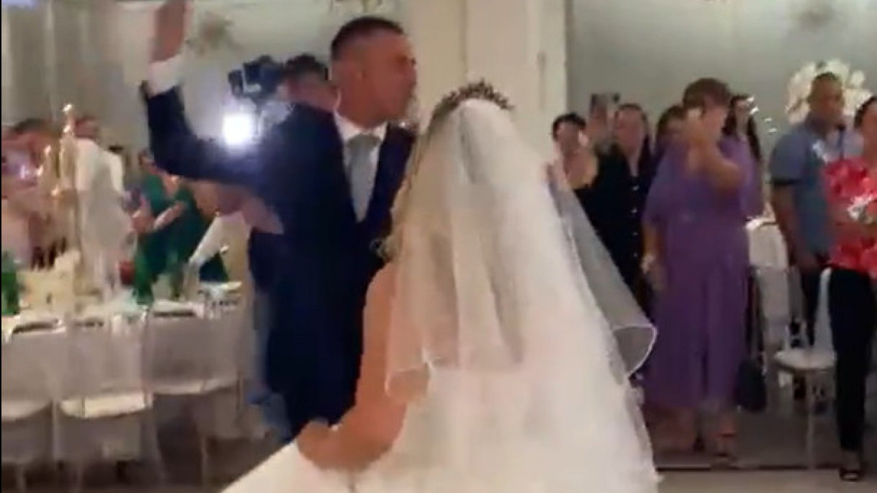 Šok snimak sa srpske svadbe: Zar OVA pesma za prvi ples?!