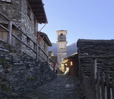 Selo do kojeg se stiže preko 1.400 kamenih stepenica