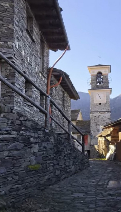 Selo do kojeg se stiže preko 1.400 kamenih stepenica