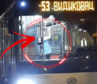 "Živeće ovaj narod" Snimili šta vozač 53ojke, radi pre vožnje