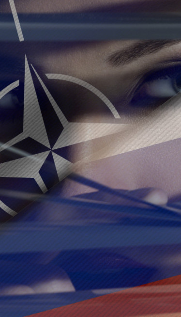 LJubav s Tindera i panika u NATO bazi:"Nisam ruska špijunka!"