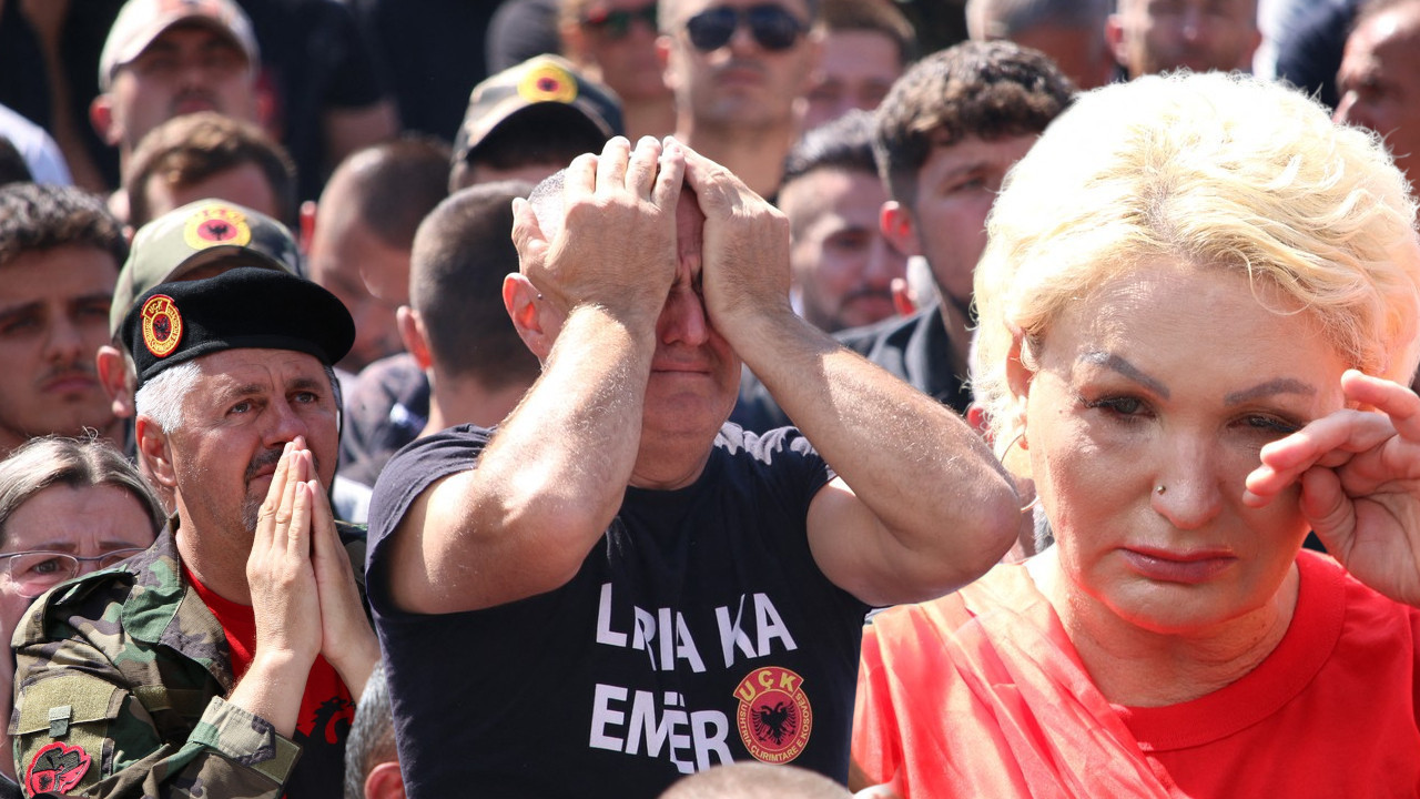SUZE,PA NAPAD NA POLICIJU Reakcije Šiptara u Hagu na presudu