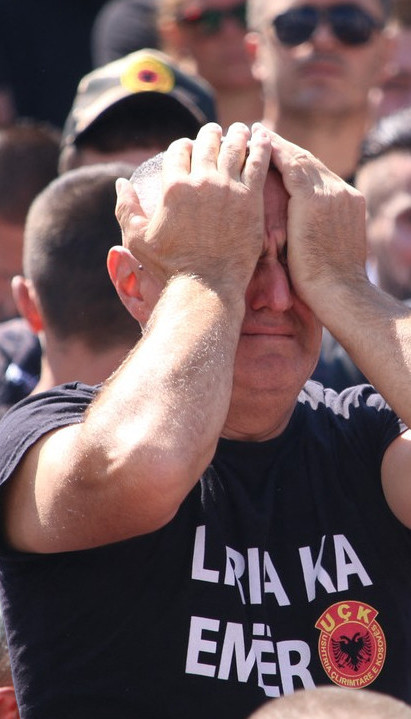 SUZE,PA NAPAD NA POLICIJU Reakcije Šiptara u Hagu na presudu