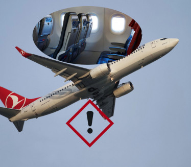Drama na nebu: Avion počeo da se raspada tokom leta (video)