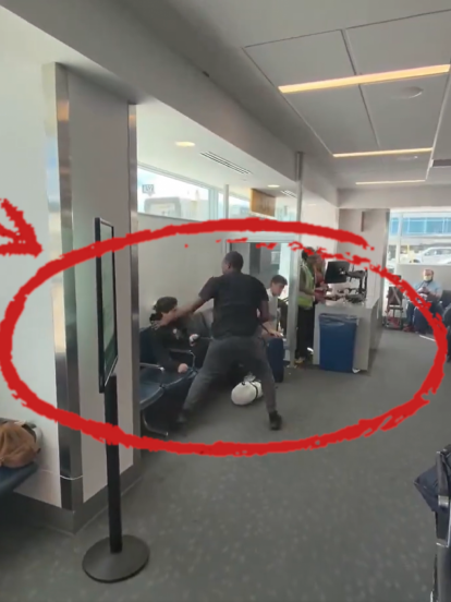 Tuča na aerodromu: Jedna uvreda bila je okidač (video)