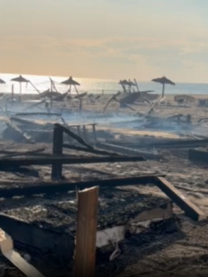 Izgorela jedna od najpopularnijih plaža u Crnoj Gori (foto)