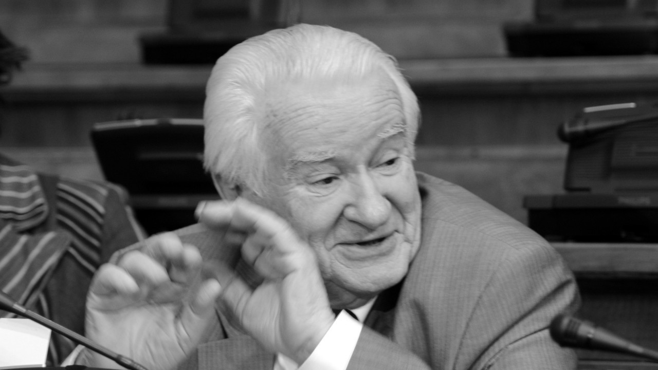Polaganje urne Dragoljuba Mićunovića u Aleji zaslužnih