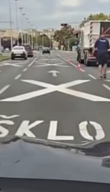 Pogreši čovek, ali kako baš ispred škole - usred prestonice